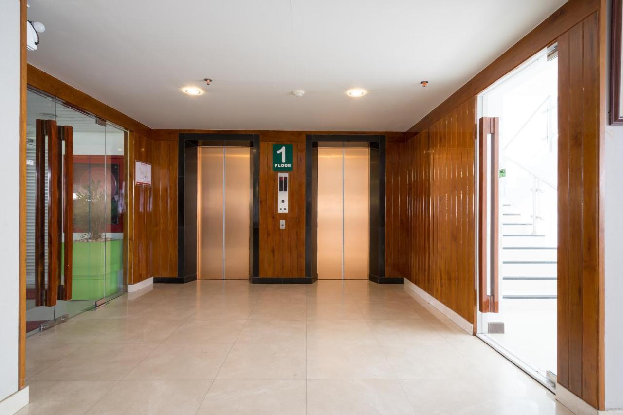 Nice Residence Bangkok Bagian luar foto