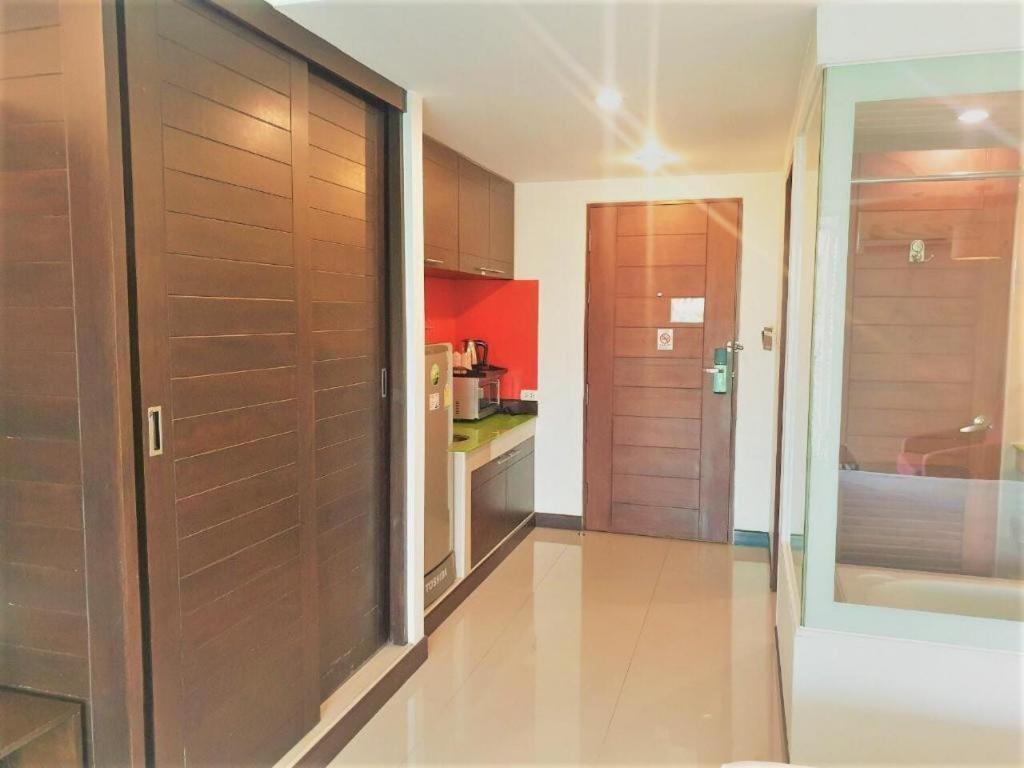 Nice Residence Bangkok Bagian luar foto
