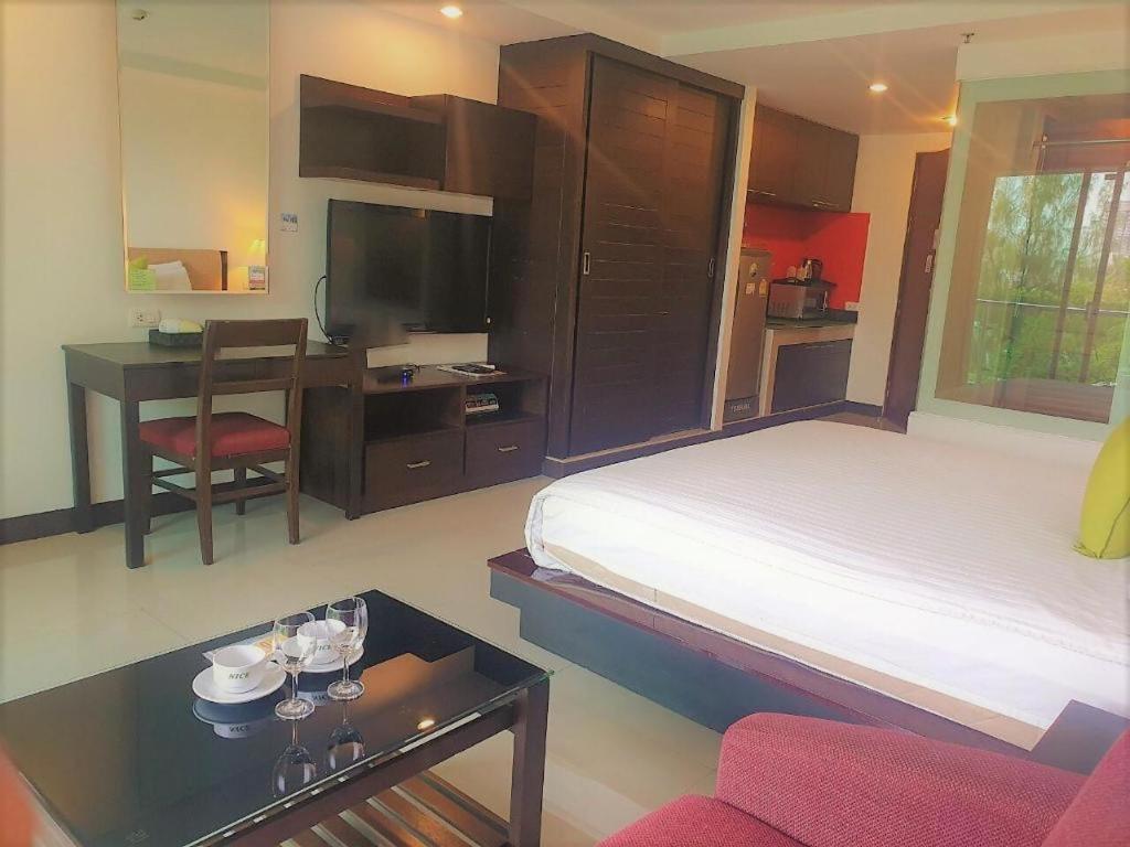 Nice Residence Bangkok Bagian luar foto
