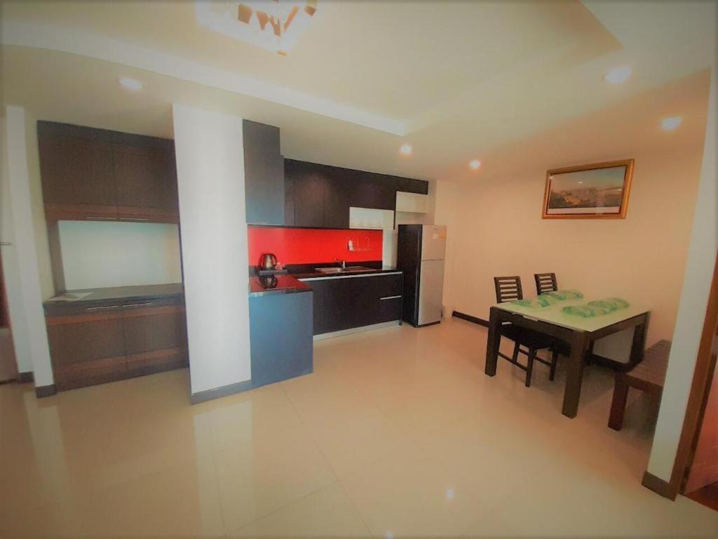 Nice Residence Bangkok Bagian luar foto