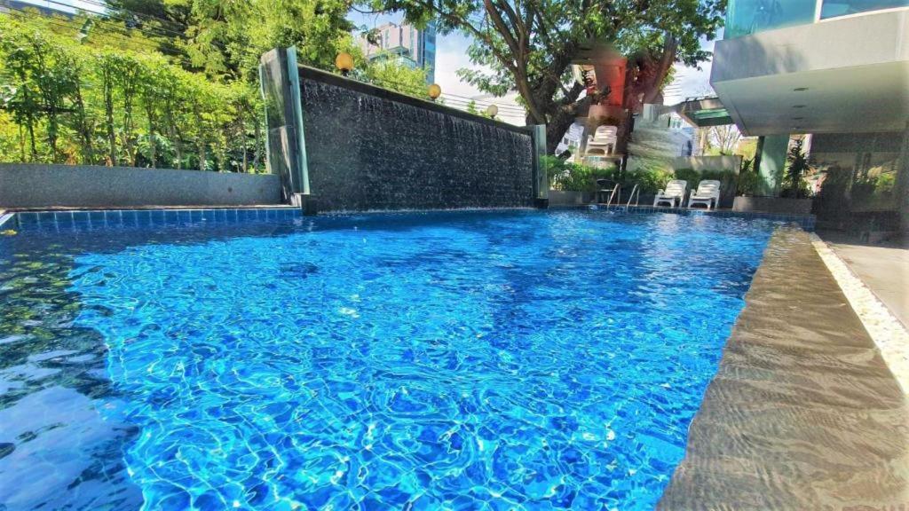 Nice Residence Bangkok Bagian luar foto