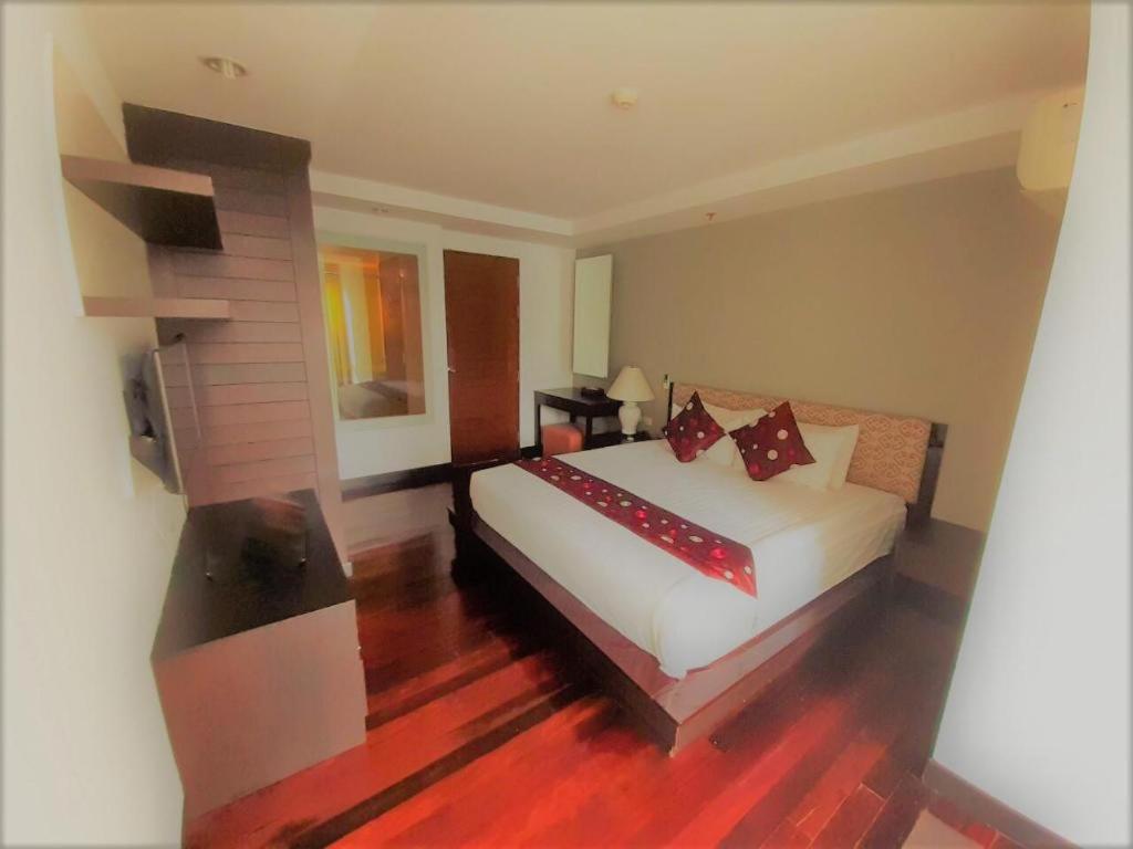 Nice Residence Bangkok Bagian luar foto