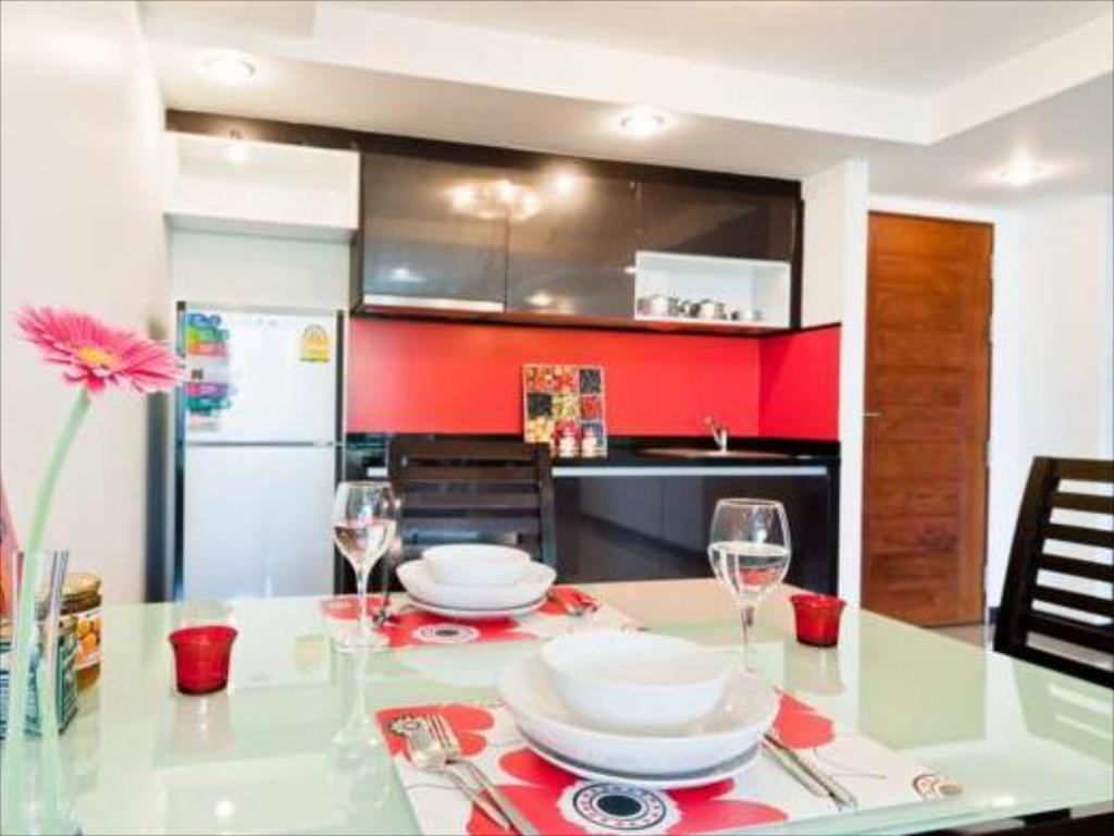 Nice Residence Bangkok Bagian luar foto