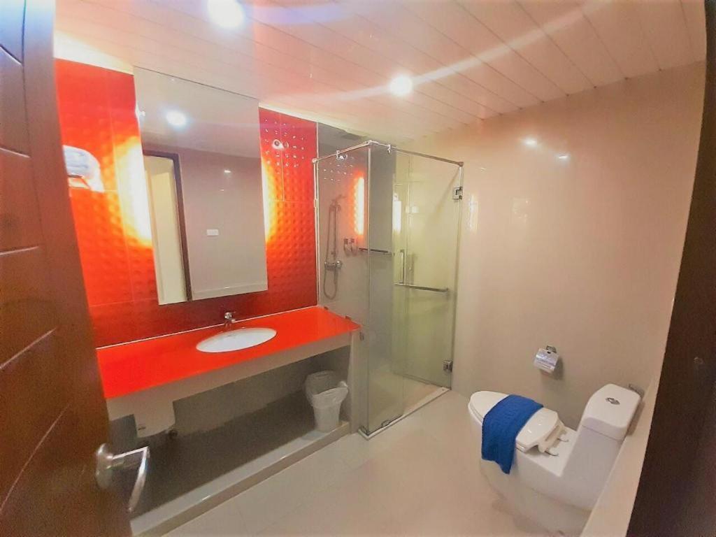 Nice Residence Bangkok Bagian luar foto