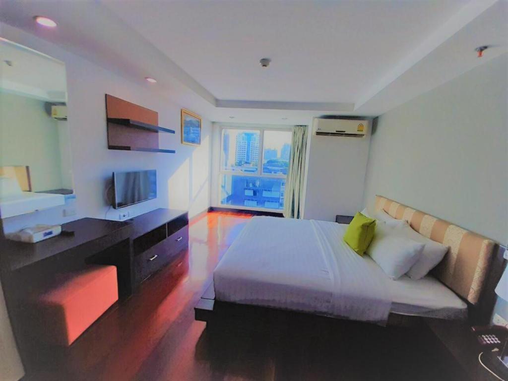 Nice Residence Bangkok Bagian luar foto